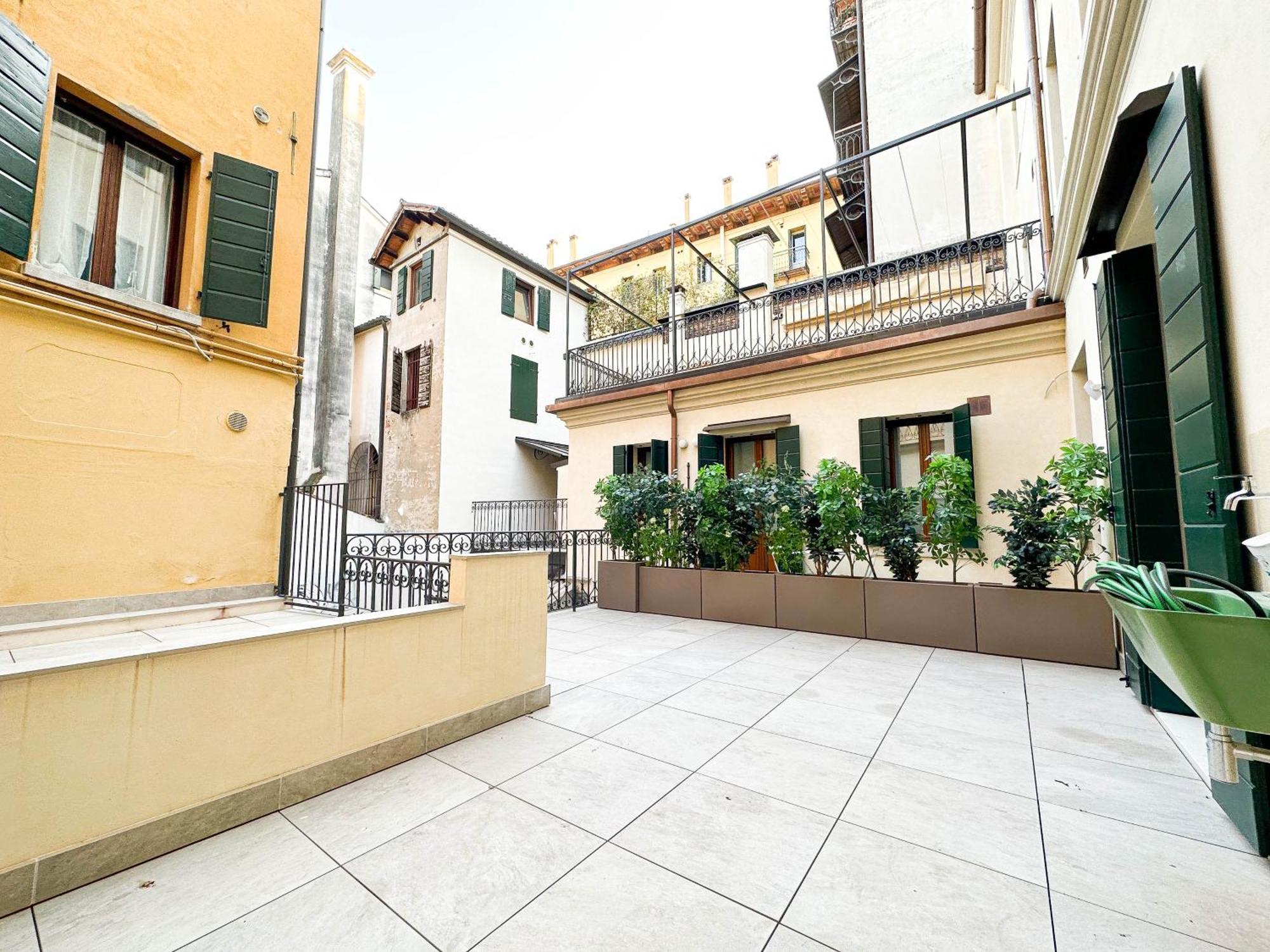 Exclusive Renovated Flats In The Heart Of Treviso Apartment Exterior photo